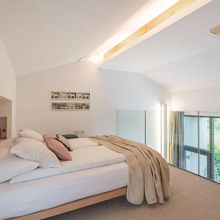 Alma Vista Luxury - Pool, Spa, Art & Wine Доброво